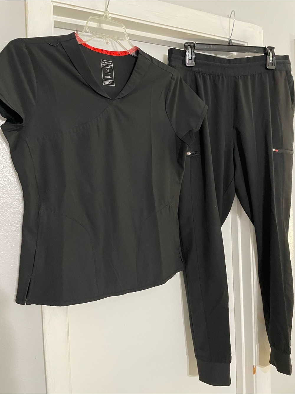 Cherokee Infinity Women’s Black V-Neck Scrub Top (M) & Jogger Pants (L) Set